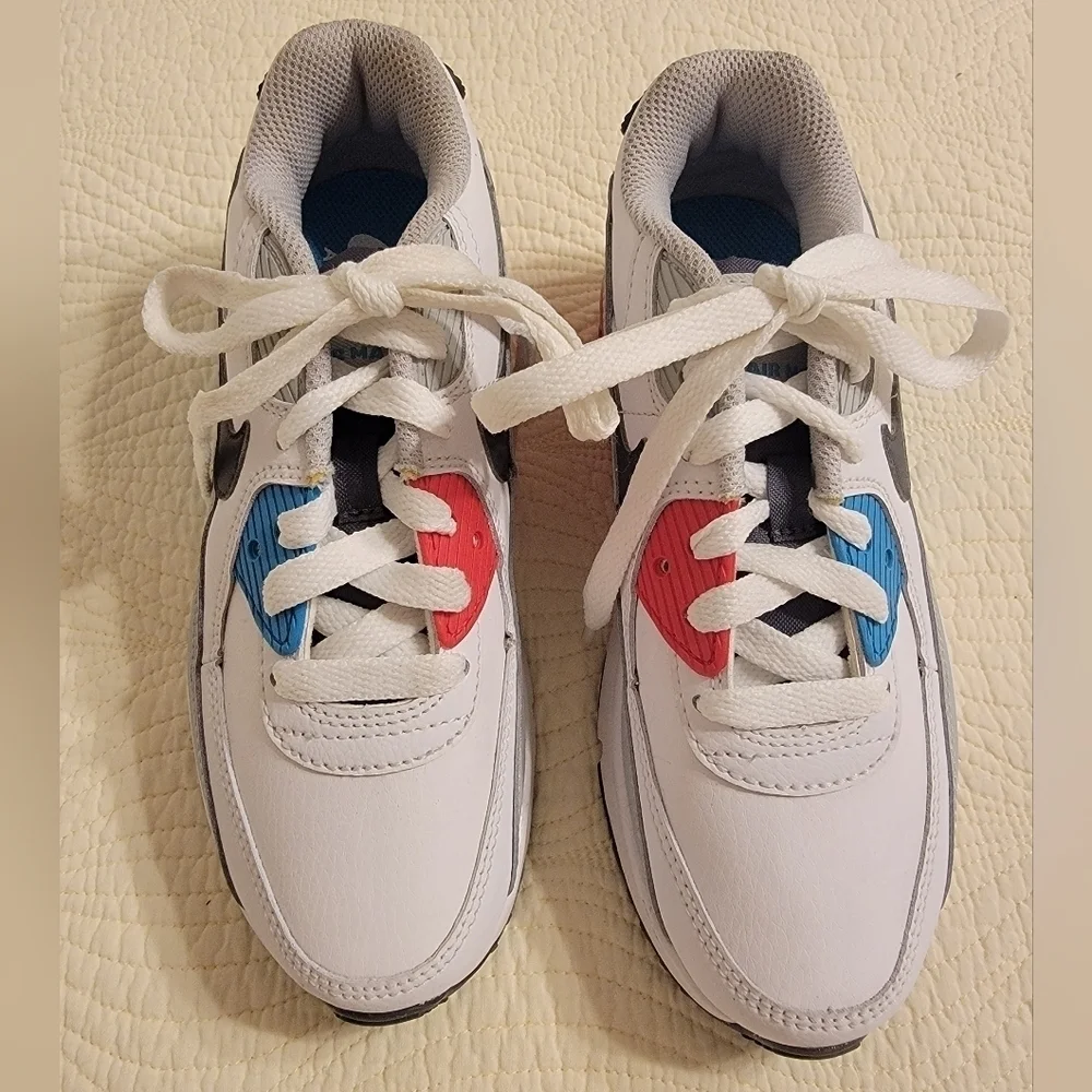 NWOT Nike Air Max 90 Youth Size 1